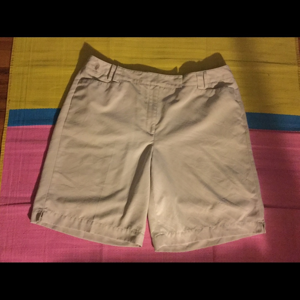 Lizgolf Audra Women’s Shorts.  Size 16
